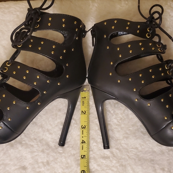 Izabella Rue Studded Stilettos (NWOT) - Picture 2 of 7